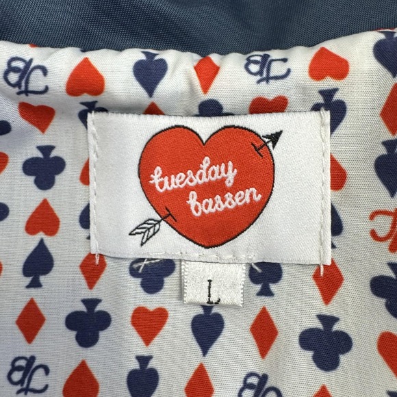 Tuesday Bassen Jacket Womens Large Navy Queen of Hearts Zip Windbreaker Graphic - Picture 12 of 16
